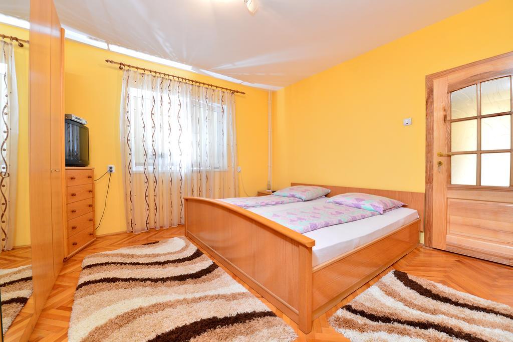 Отель Casa Vio Хацег Экстерьер фото